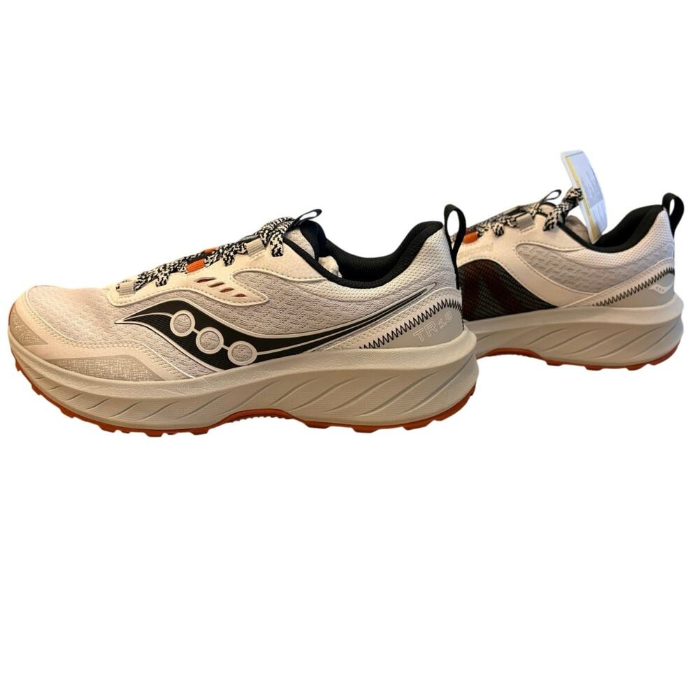 NWOT Men’s Saucony TR18 Trail Running Shoes White/Black/Orange Size 9